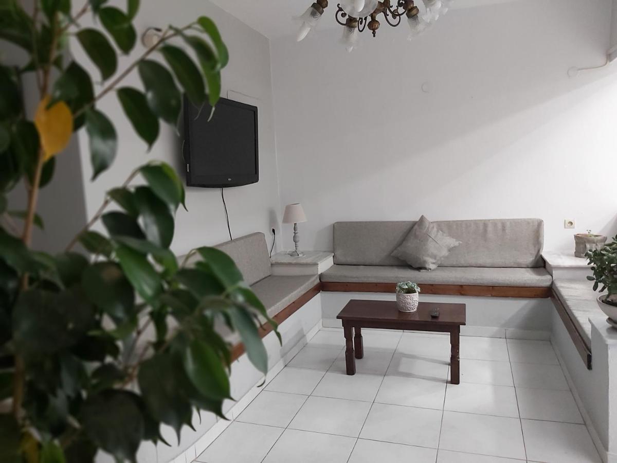 Kasteli Studios & Apartments Pánormos Екстериор снимка