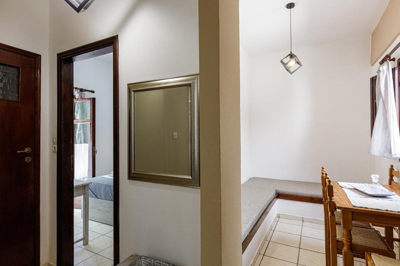 Kasteli Studios & Apartments Pánormos Екстериор снимка