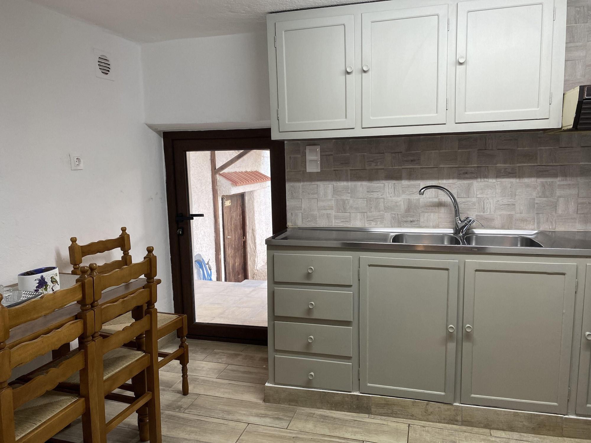 Kasteli Studios & Apartments Pánormos Екстериор снимка